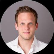 Quiero ayudar con su carrera, las opciones, estrategia y tu 
posicionamiento. 
Tambíen puedo consultar en diversas areas especializado sobre negocios, economía y desarrollo digital.